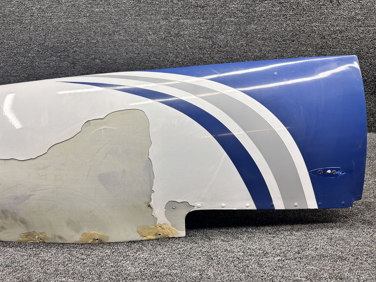 1221111-200 Cessna 210J RH Wing Tip Assembly