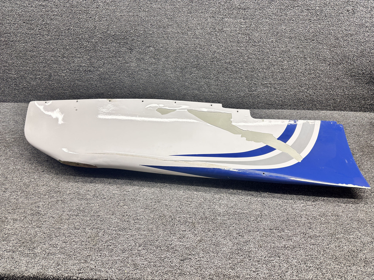 1221111-200 Cessna 210J RH Wing Tip Assembly