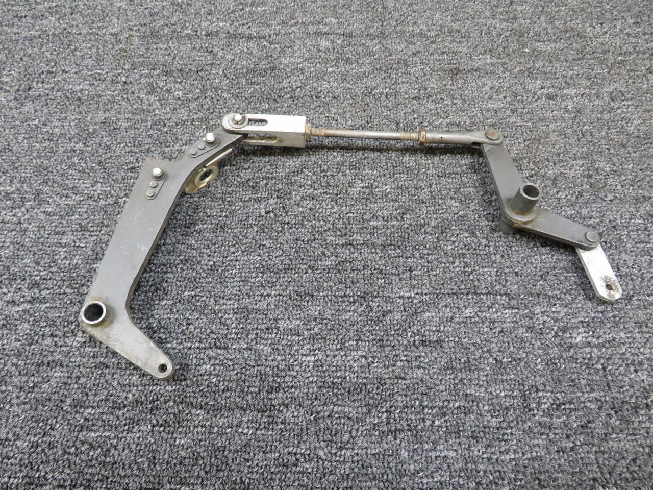 1241430-1, 1241026-1, 1241428-1 Cessna 210B Main Gear Uplock