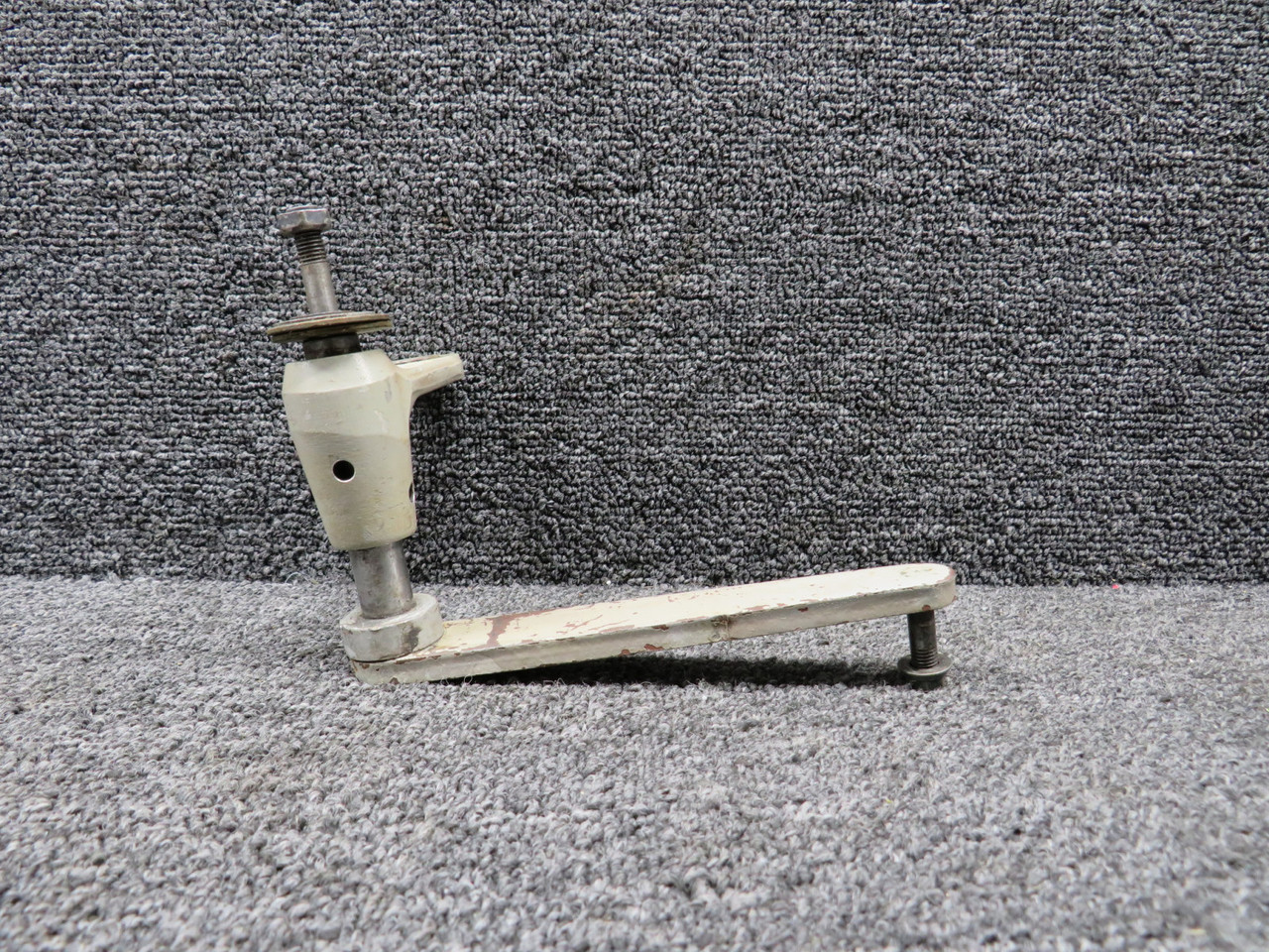 0843500-60 (Use: 5045001-201) Cessna Door Actuator Shaft & Arm