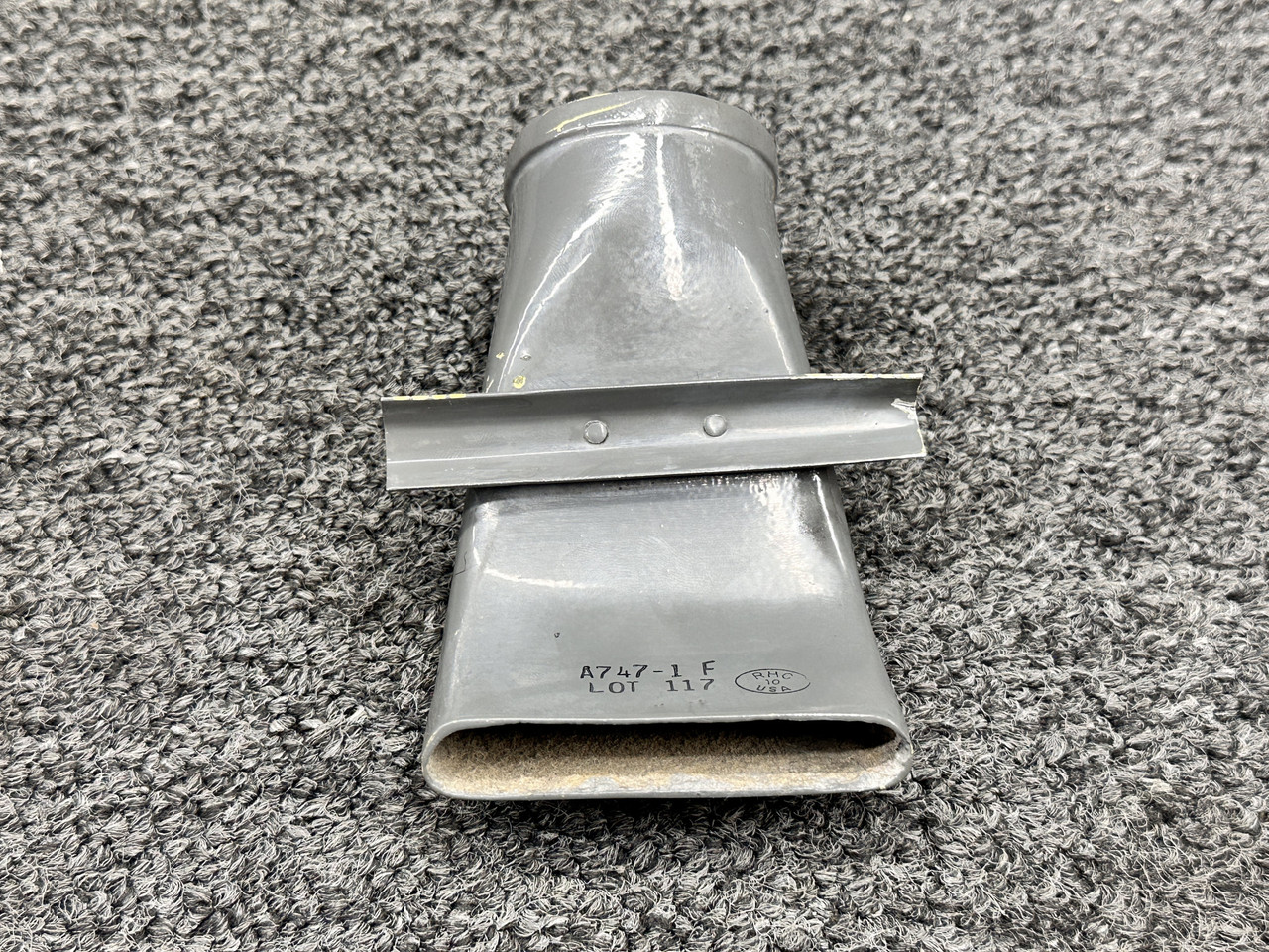 【R22501】 A747-1 Robinson R22 Blower Duct Nozzle with Bracket For Sale