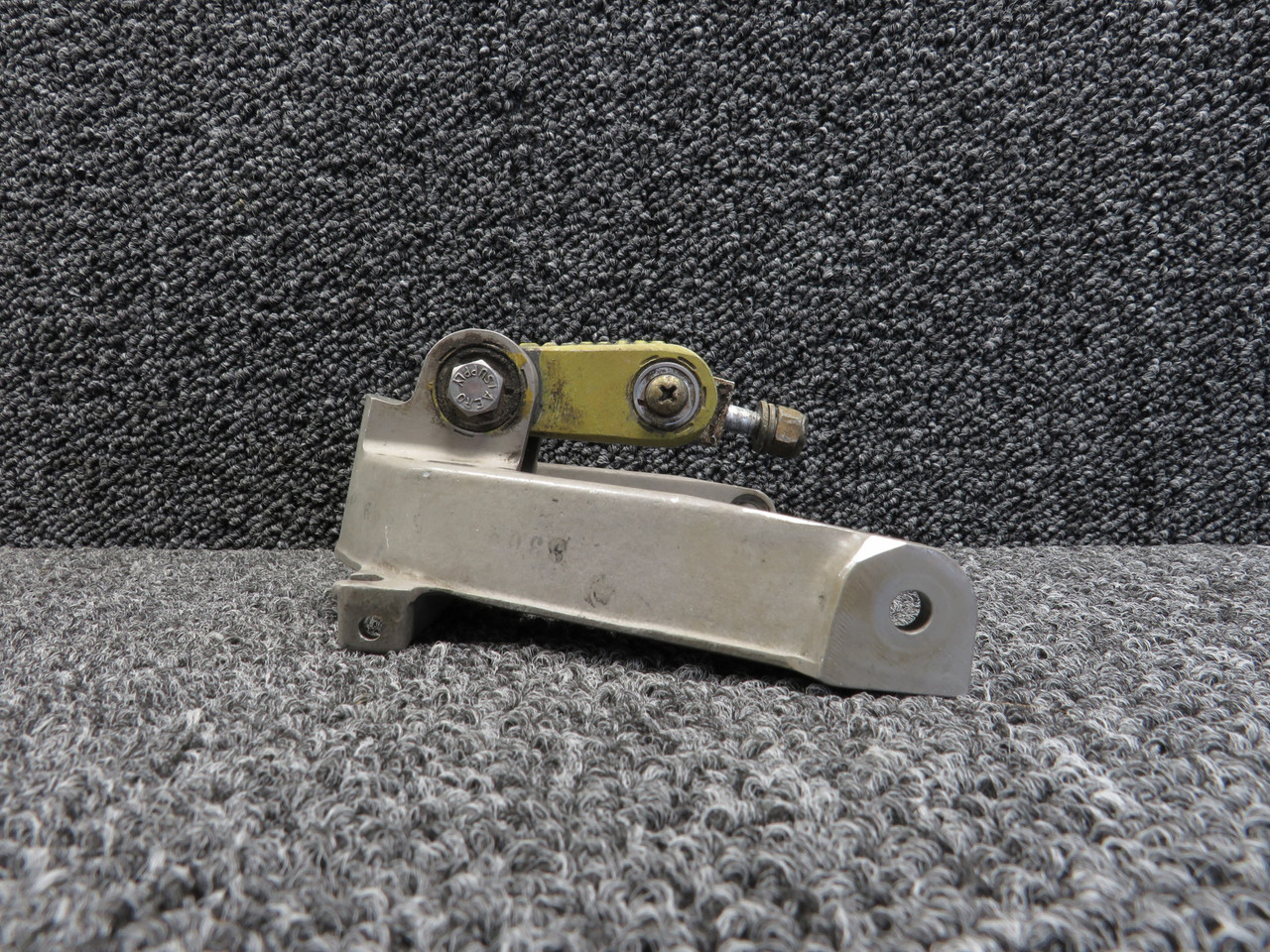 330086 Aero Commander 690B Main Landing Gear Yoke