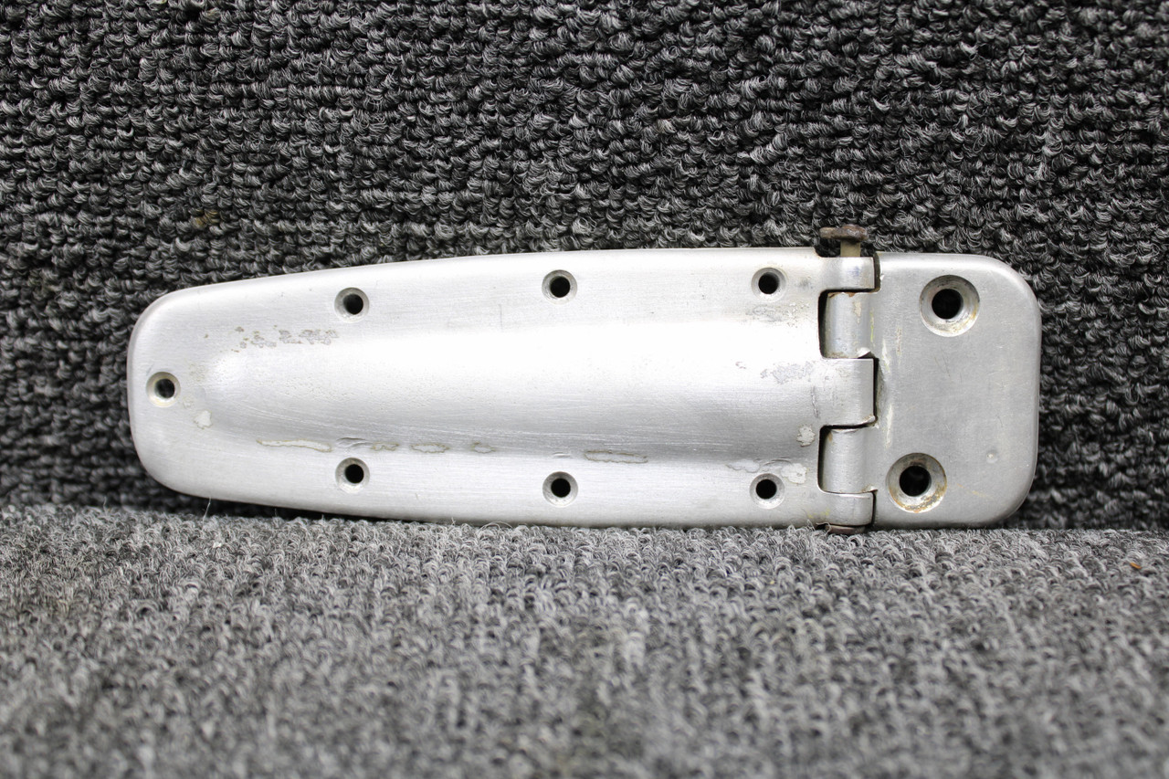 0711037-18, 0711037-20 Cessna 210L Cabin Door Hinge Lower RH