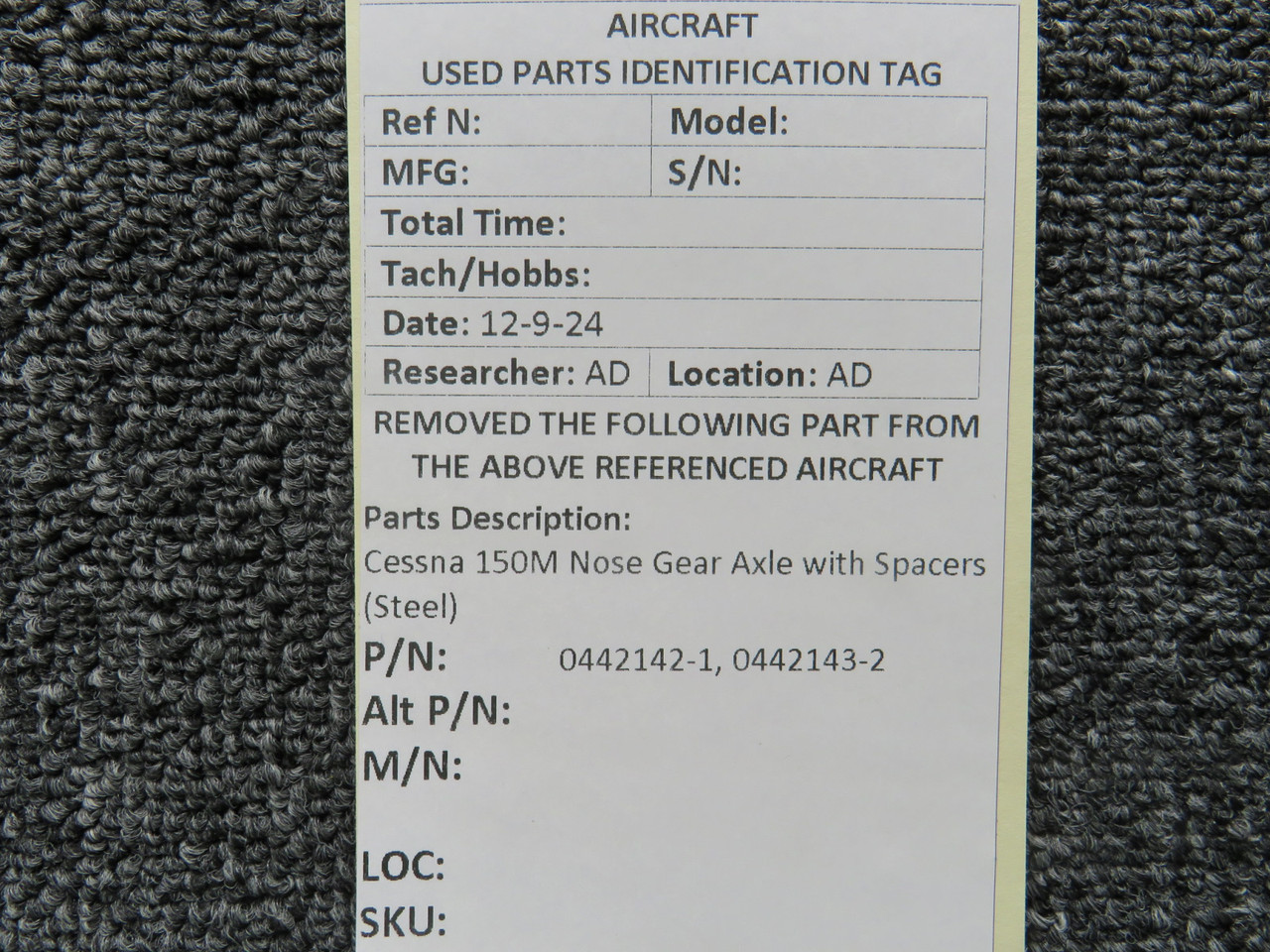 0442142-1, 0442143-2 Cessna 150M Nose Gear Axle with Spacers