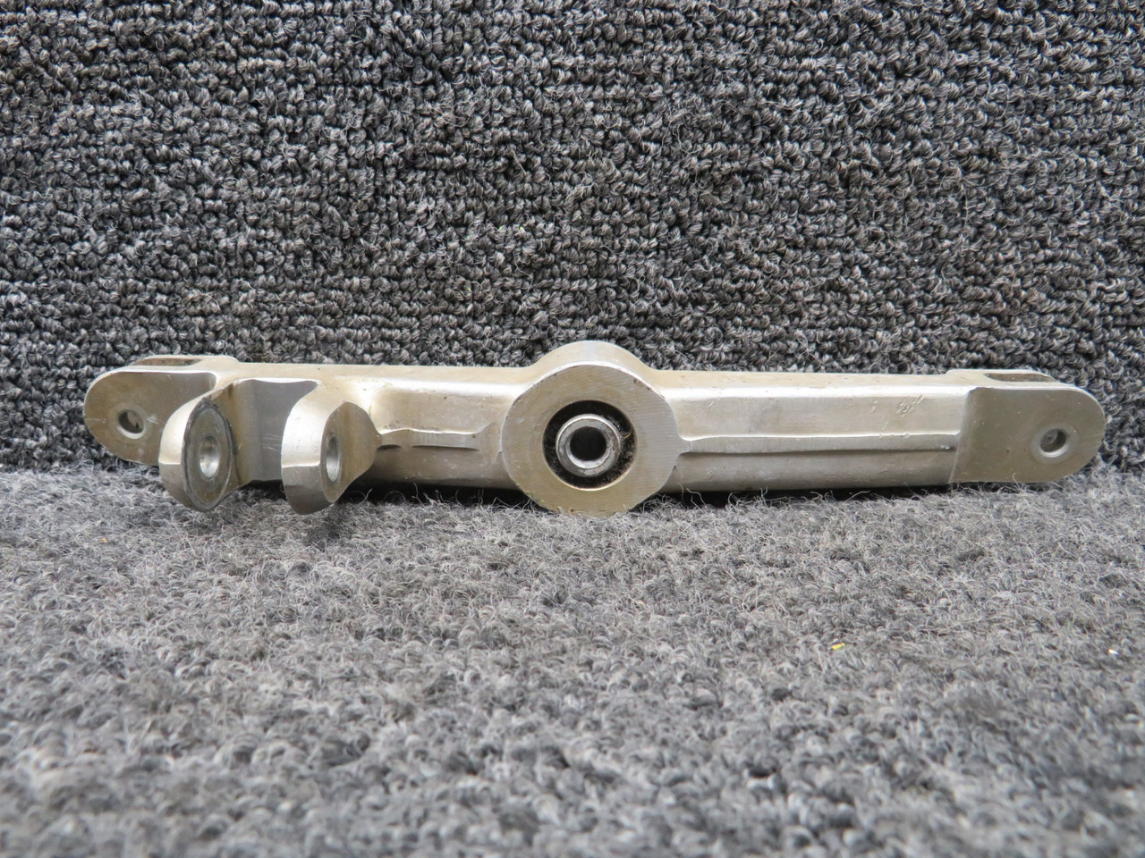 1243411-497 Cessna Whiffletree Nose Gear Steering Arm Assembly