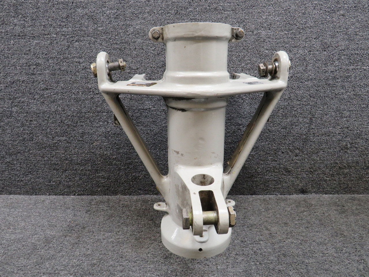 6242010-4 Cessna 650 Nose Gear Assembly (Missing Fork)