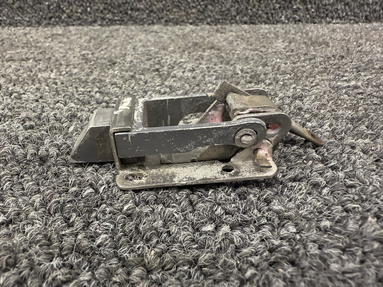 S1359-9 Cessna T210M Baggage Door Latch Assembly For Sale