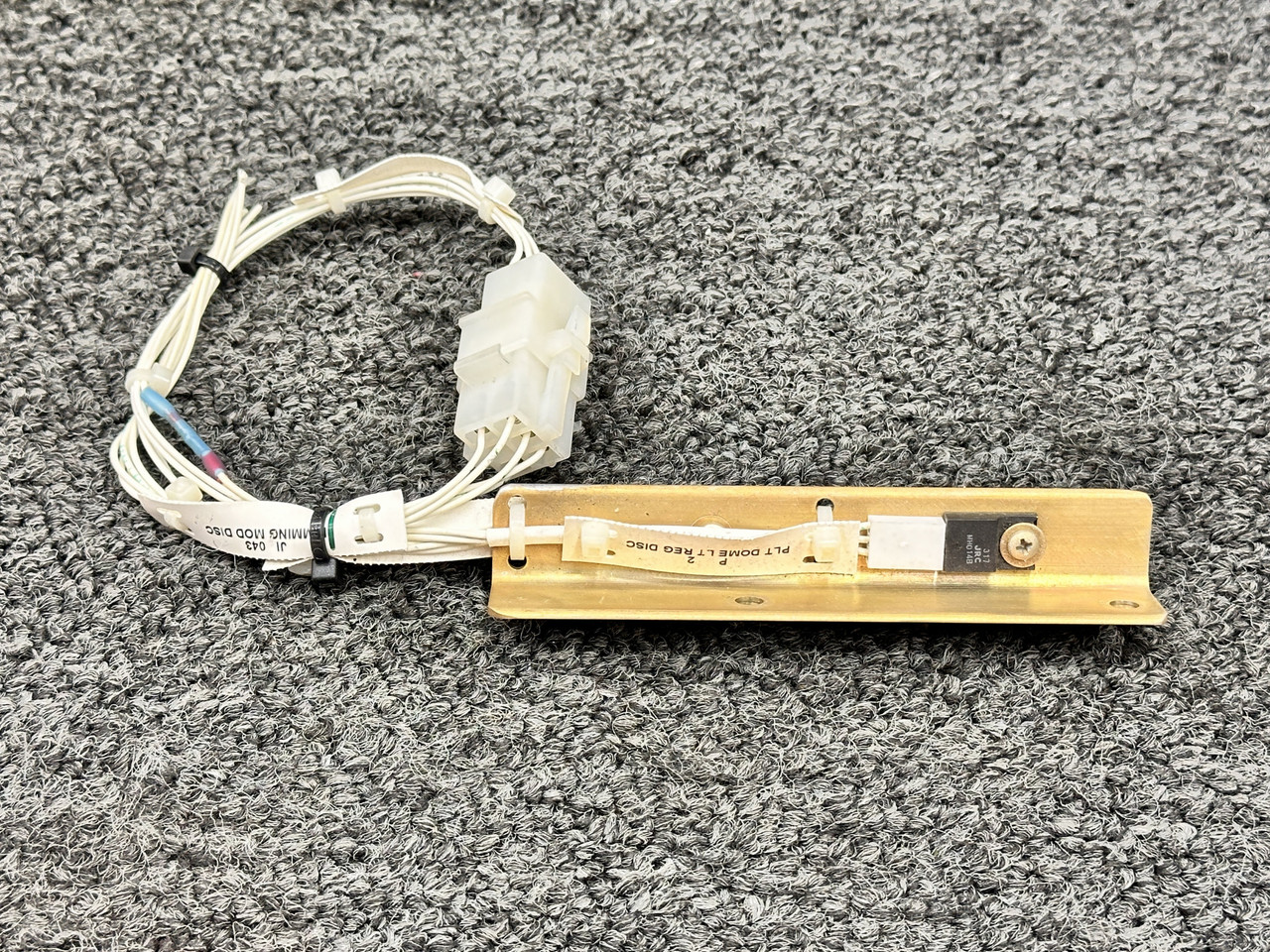 NEA ページ ② 1218031-4, NJM317F Cessna 172S Dimming Bracket and Regulator