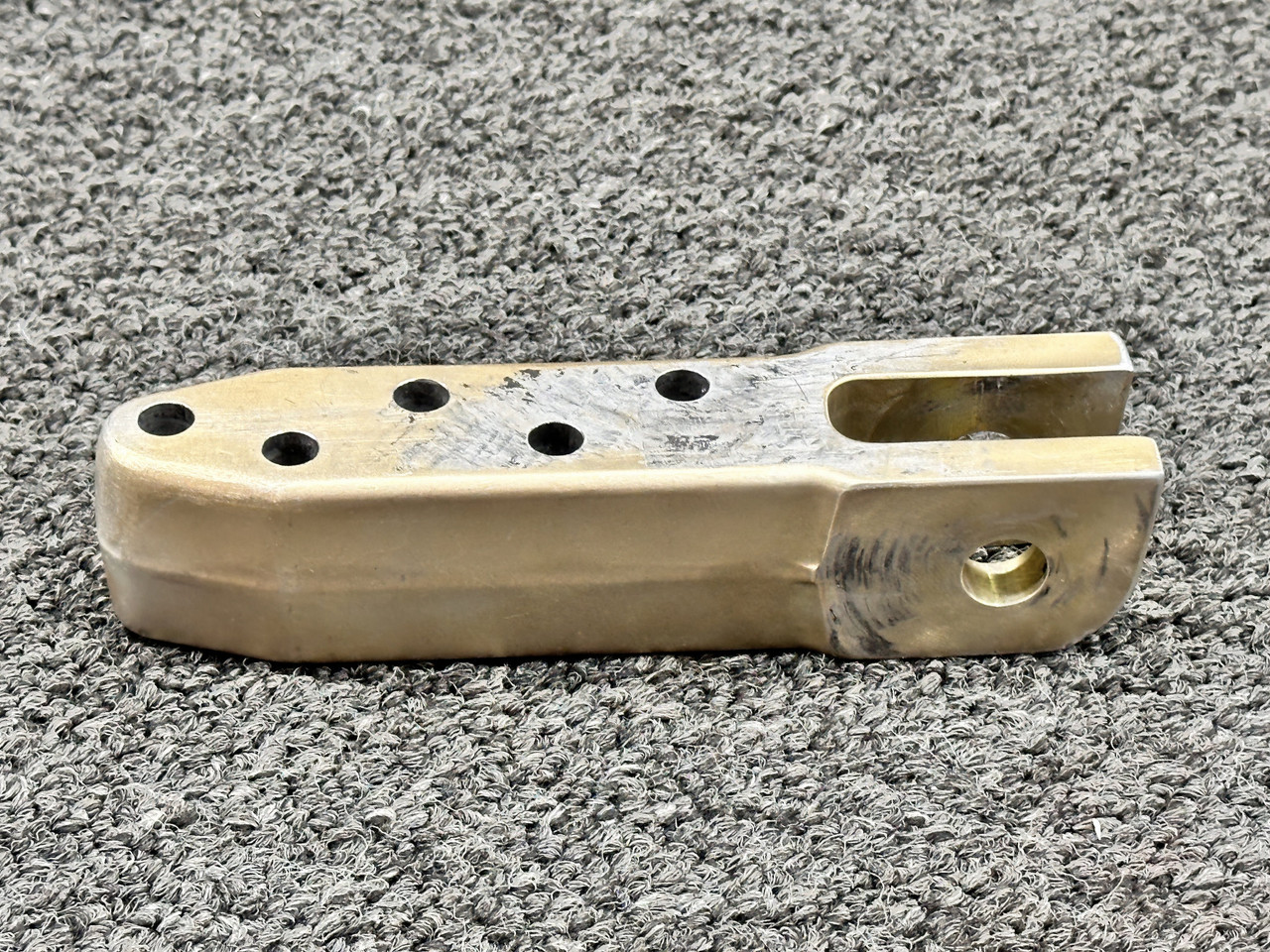 0723614-1 Cessna 172S Lower Strut Fitting Assembly For Sale