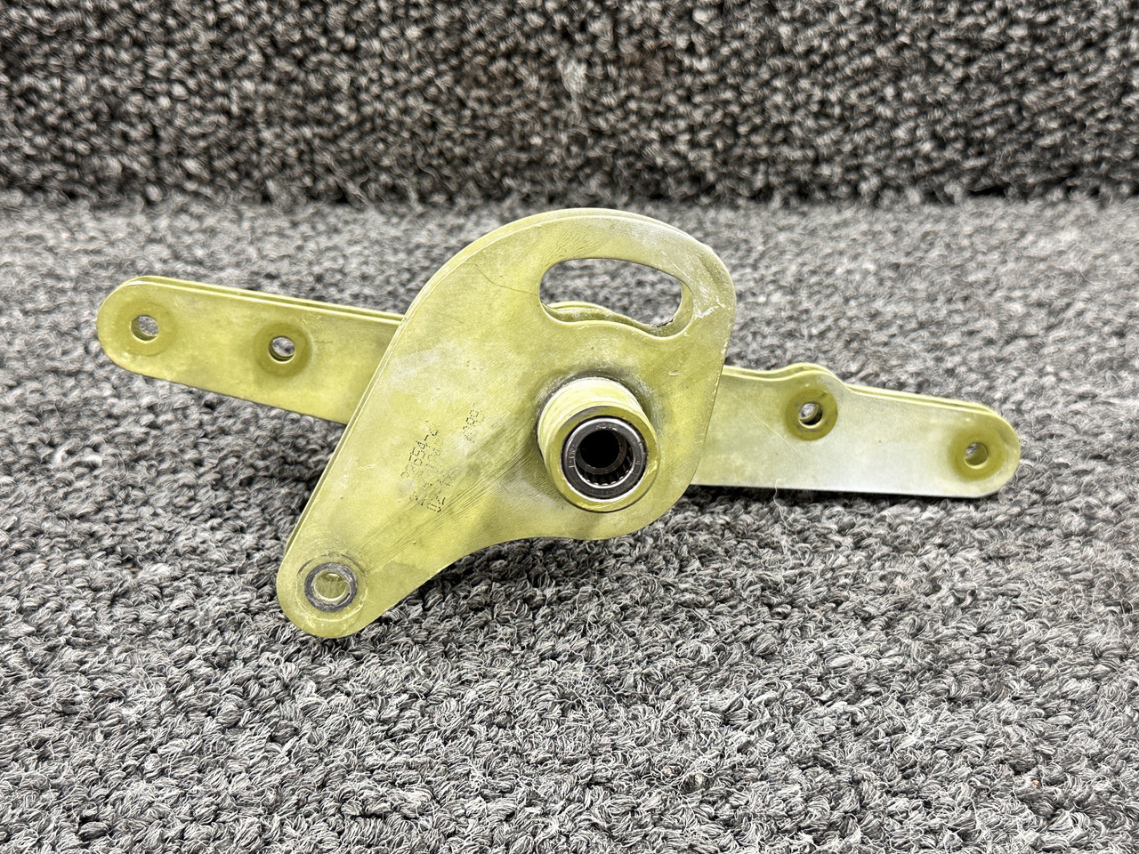 0522654-1 Cessna 172S RH Aileron Bellcrank Assembly