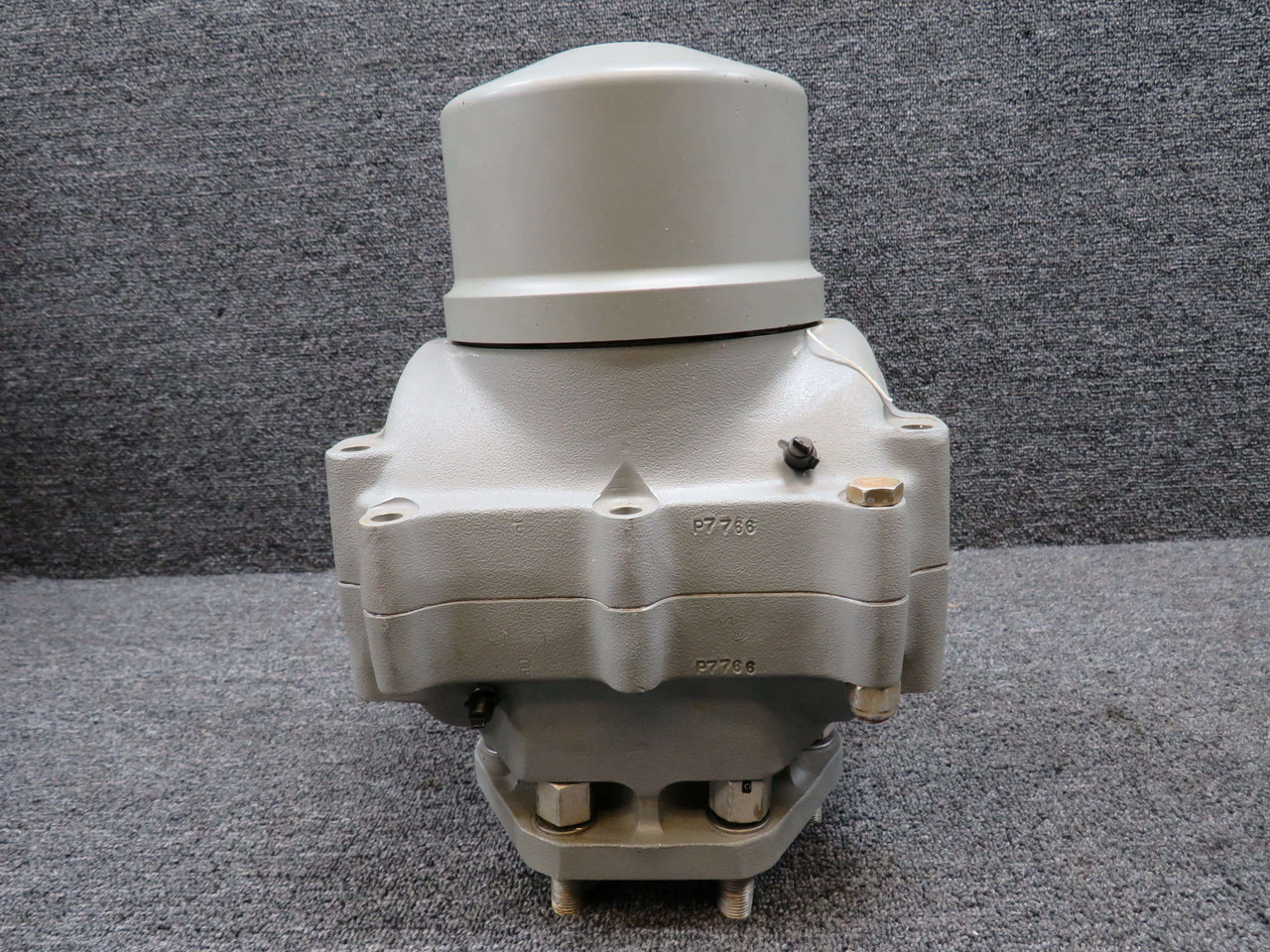 ポンペー CH683 (Alt: P7766) Hartzell Two Blade Propeller Hub Worn