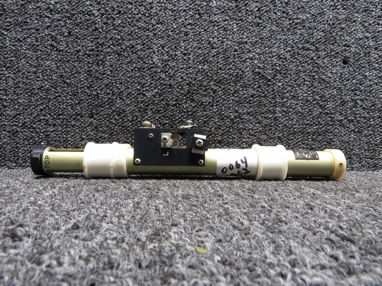 020-950-002 (Alt: 9914242-6) Gull Airborne Fuel Quantity Sensor