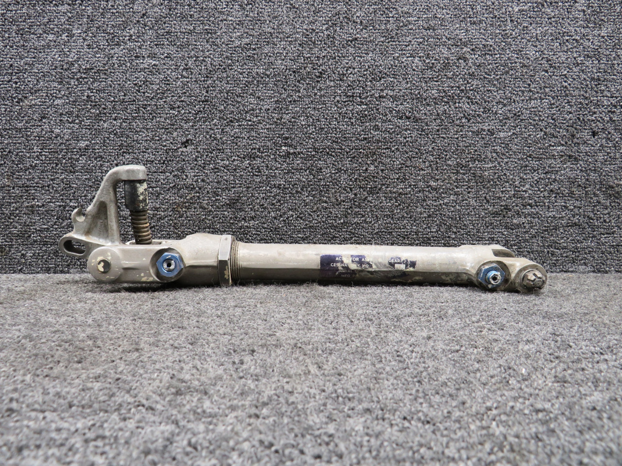 1280104-7 Cessna 210 Nose Gear Actuator Assembly (Worn) (Broken