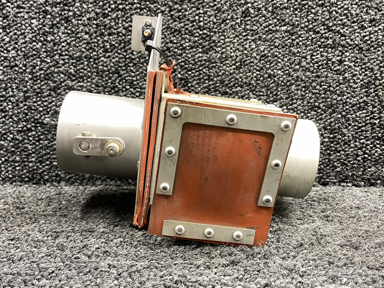 airuページ 20763-003 Cirrus SR22 Air Conditioning Hot Air Valve Assembly For Sale