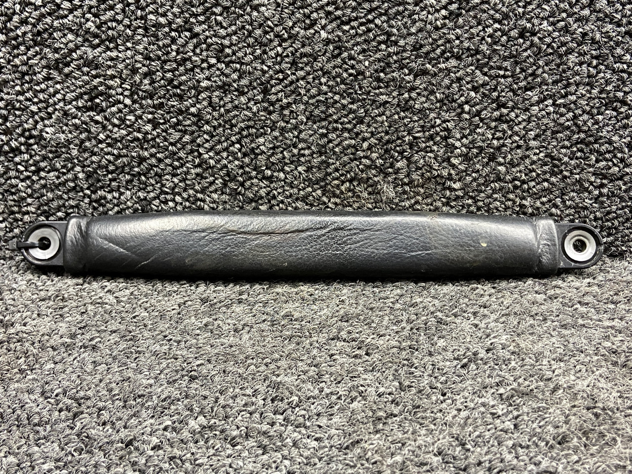 スペアリブページ 15786-001 Cirrus SR22 Interior Grab Handle LH or RH For Sale