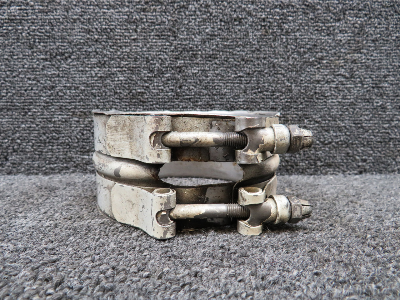 Cessna117出品　2個口 5655208-1 Cessna Turbo Exhaust Clamp, Worn Assembly