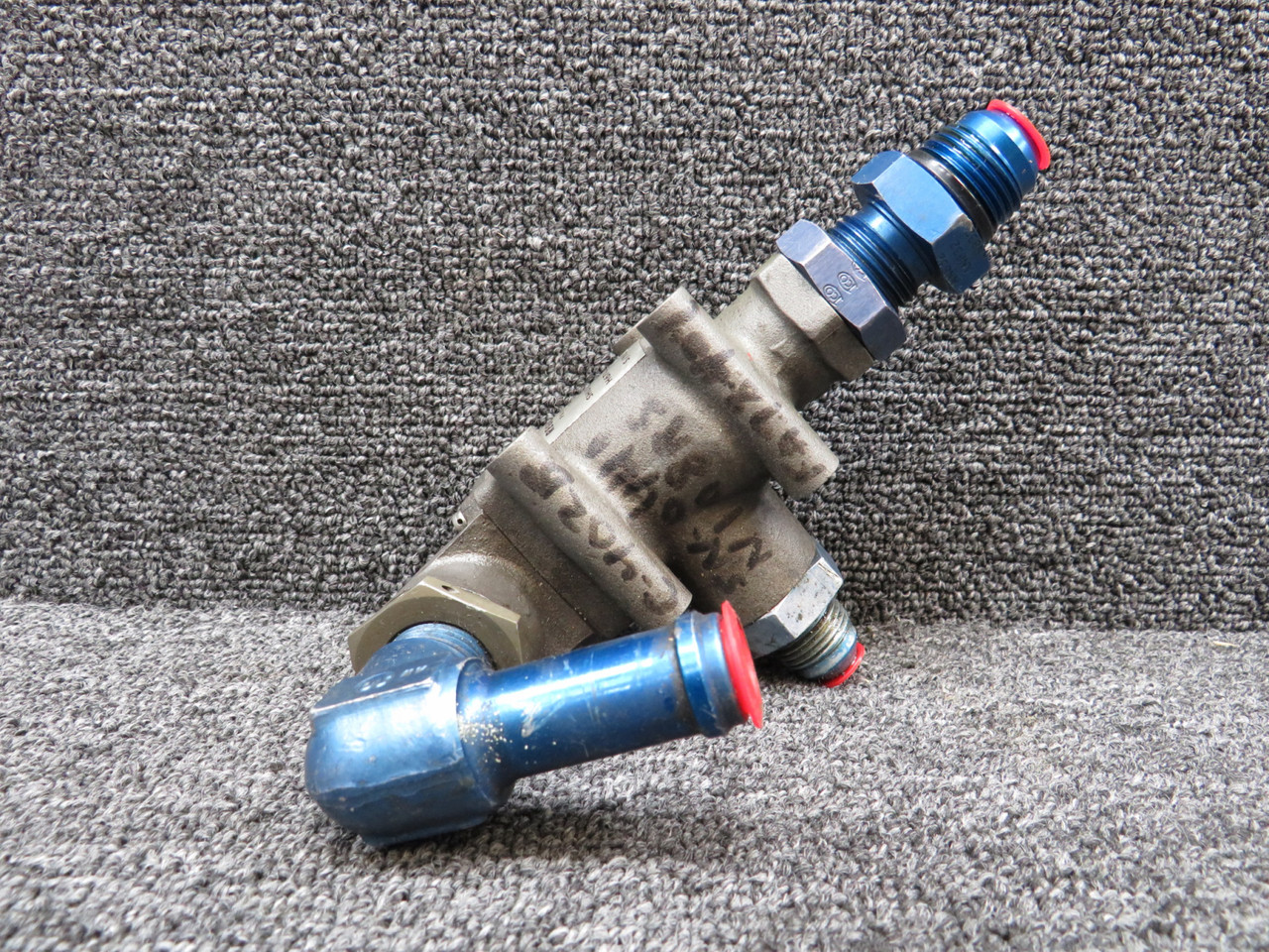 H674-02A-1 Fluid Regulators De-Icer Shuttle Valve with Fittings