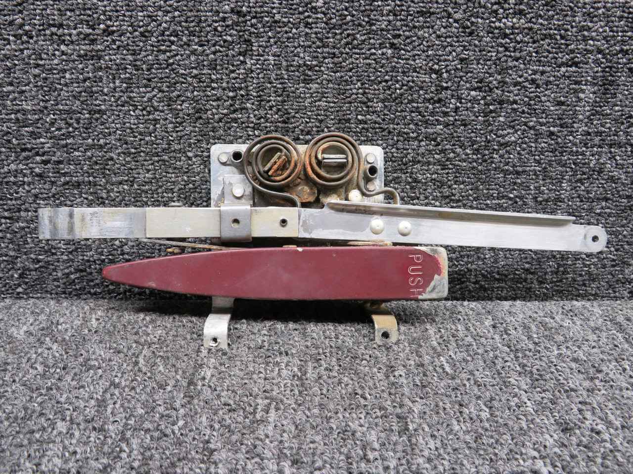0711020-8 (Use: 0711020-12) Cessna 210 RH Cabin Door Latch
