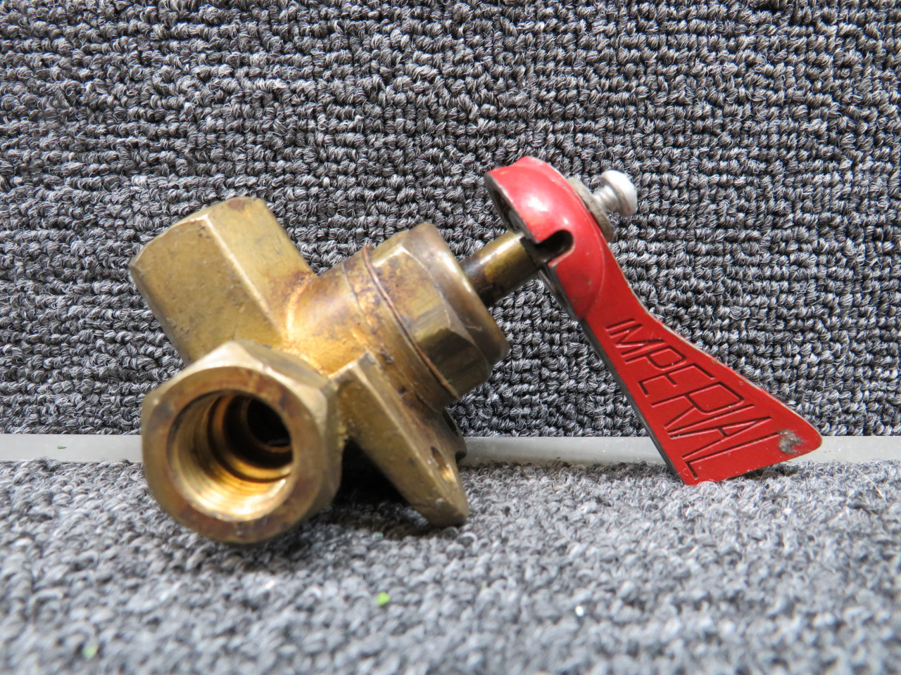 36031 Imperial Fuel Selector Valve with Handle (Small Knick)