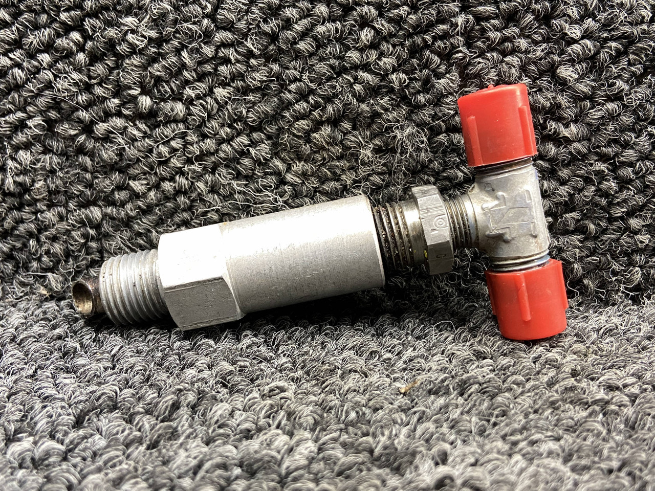 492-253 (Alt: 1H19-5) Continental TSIO-360-KB Engine Fuel Drain Valve LH,RH