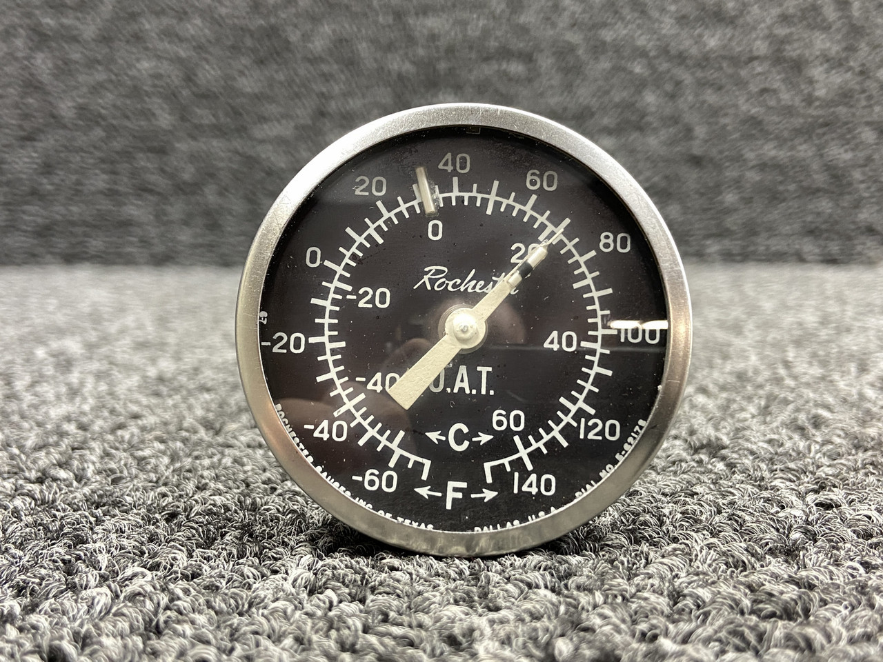 87702-003 (Use: 548-569) Rochester Outside Air Temperature OAT Gauge