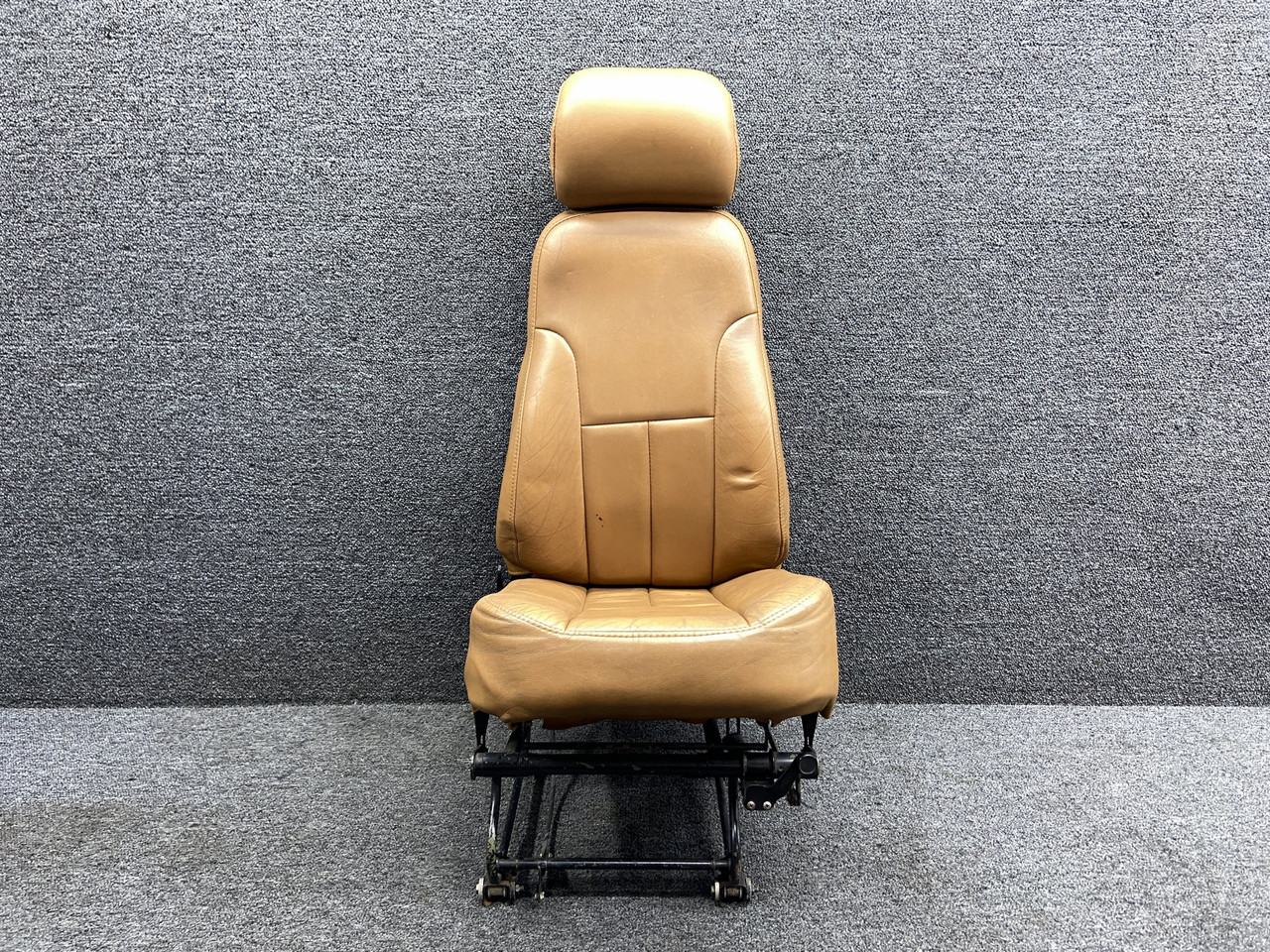 79592-003, 89178-010 Piper PA34-220T Co-Pilot Vertically Adjust