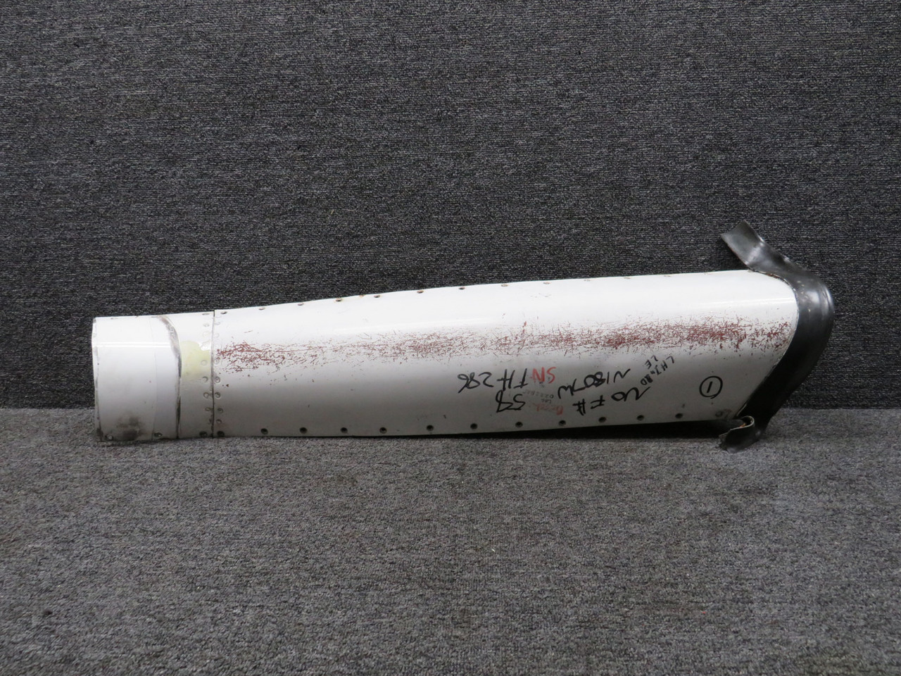 【1025ページ】 58-100021-3 Beechcraft 58 Inboard Leading Edge Nose Skin Assembly