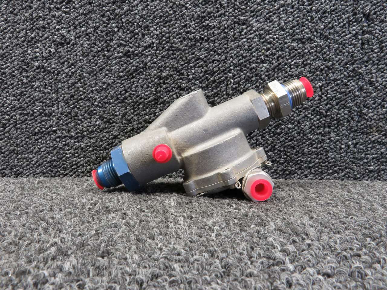 ヒロシページ AS5174J1010 Cessna C-208 Bleed Air Heater Union Assembly For Sale