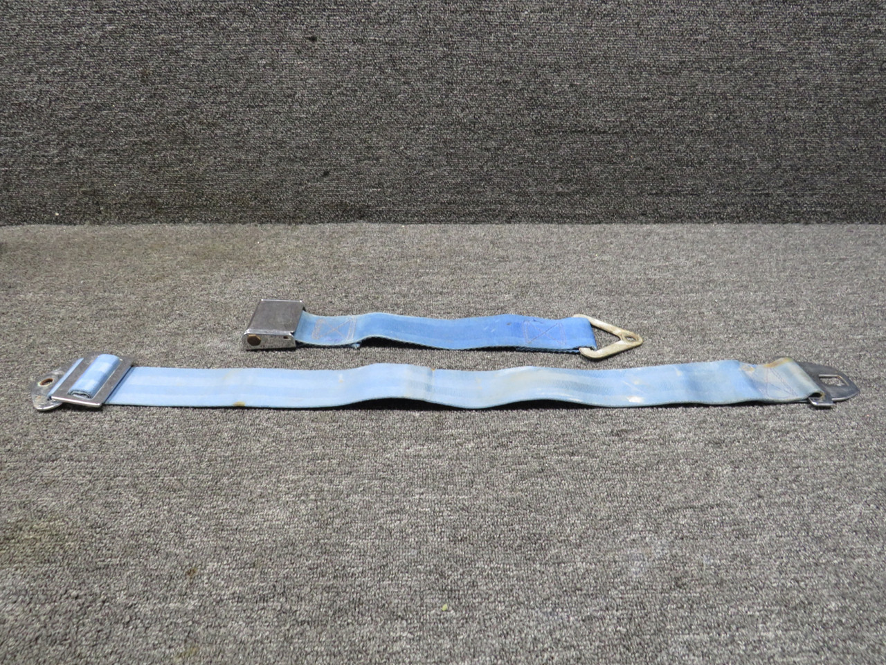 inachanpe222ページ S-2275JJ-11 Cessna Aircraft Seatbelt Assembly (Worn) For Sale