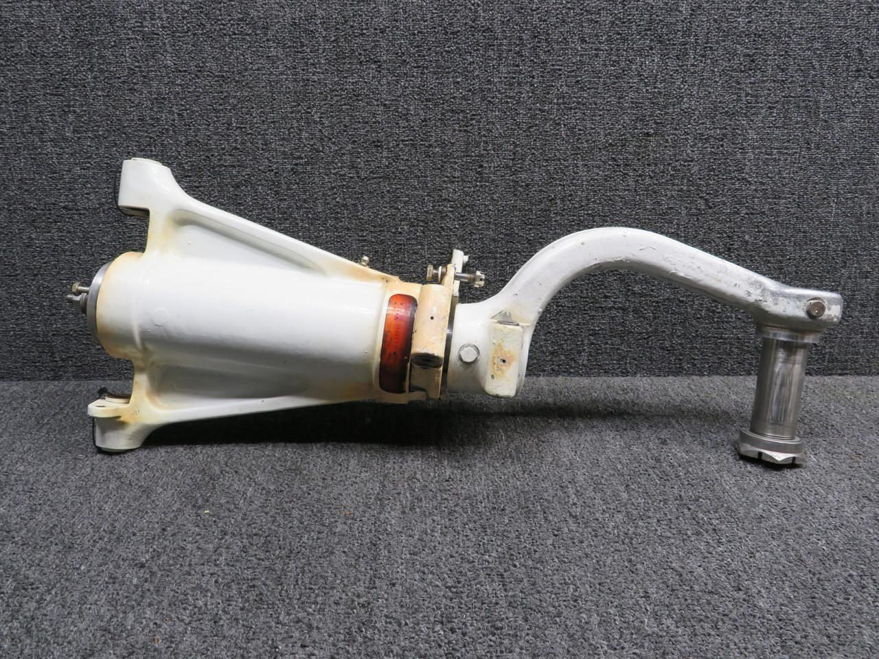 67100-008 Piper PA44-180 Nose Gear Assembly (No Torque Links