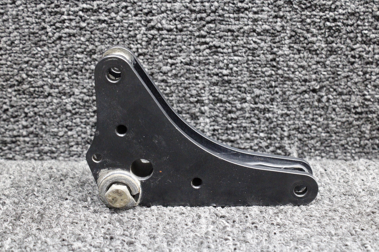 ba27f390ページ D60-2757-30-00-1 Diamond DA42-NG LH or RH Flap Bellcrank