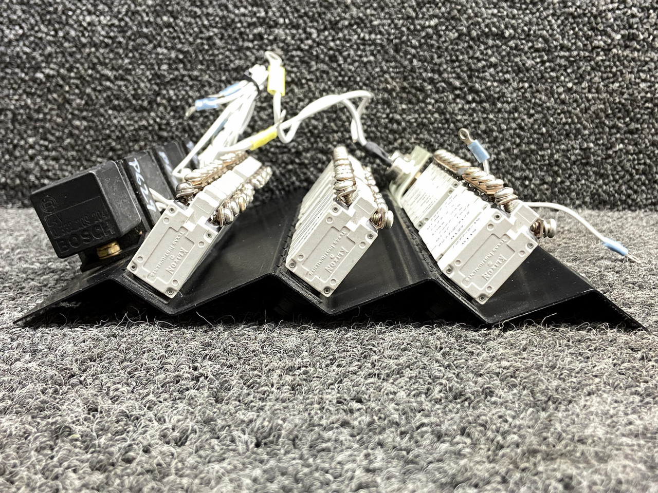 10573-004, 7277-2 Klixon Circuit Breaker Panel with Push To