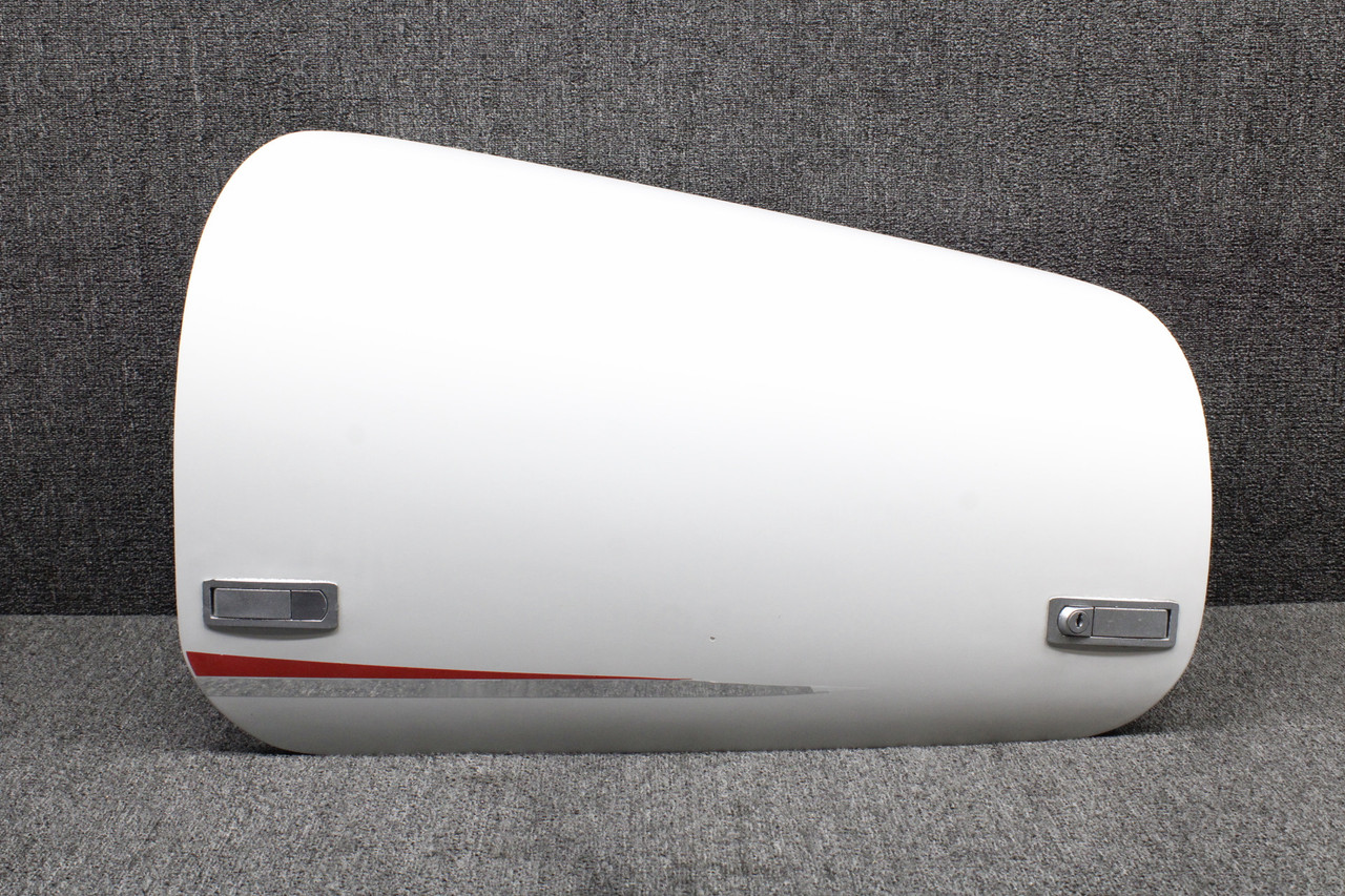 D60-5232-00-00-2 Diamond DA42-NG Cargo Door Fwd RH with Hinges
