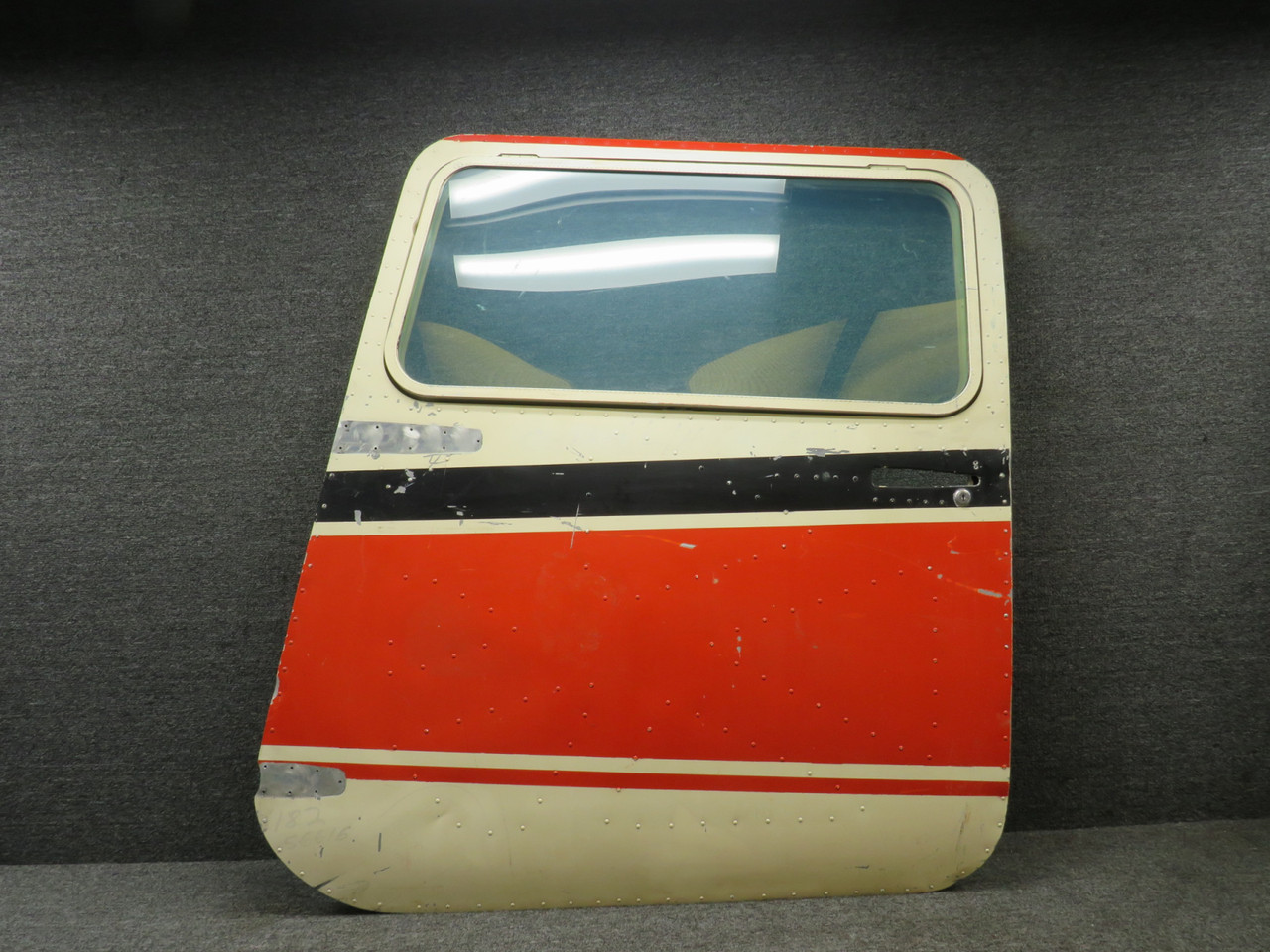 0710620-207 Cessna C182 Cabin Door Structure with Window LH