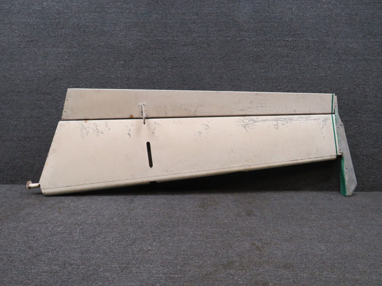 エリページ 0432001-52 Cessna 150M Elevator Assembly with Tab RH (Minus Tip