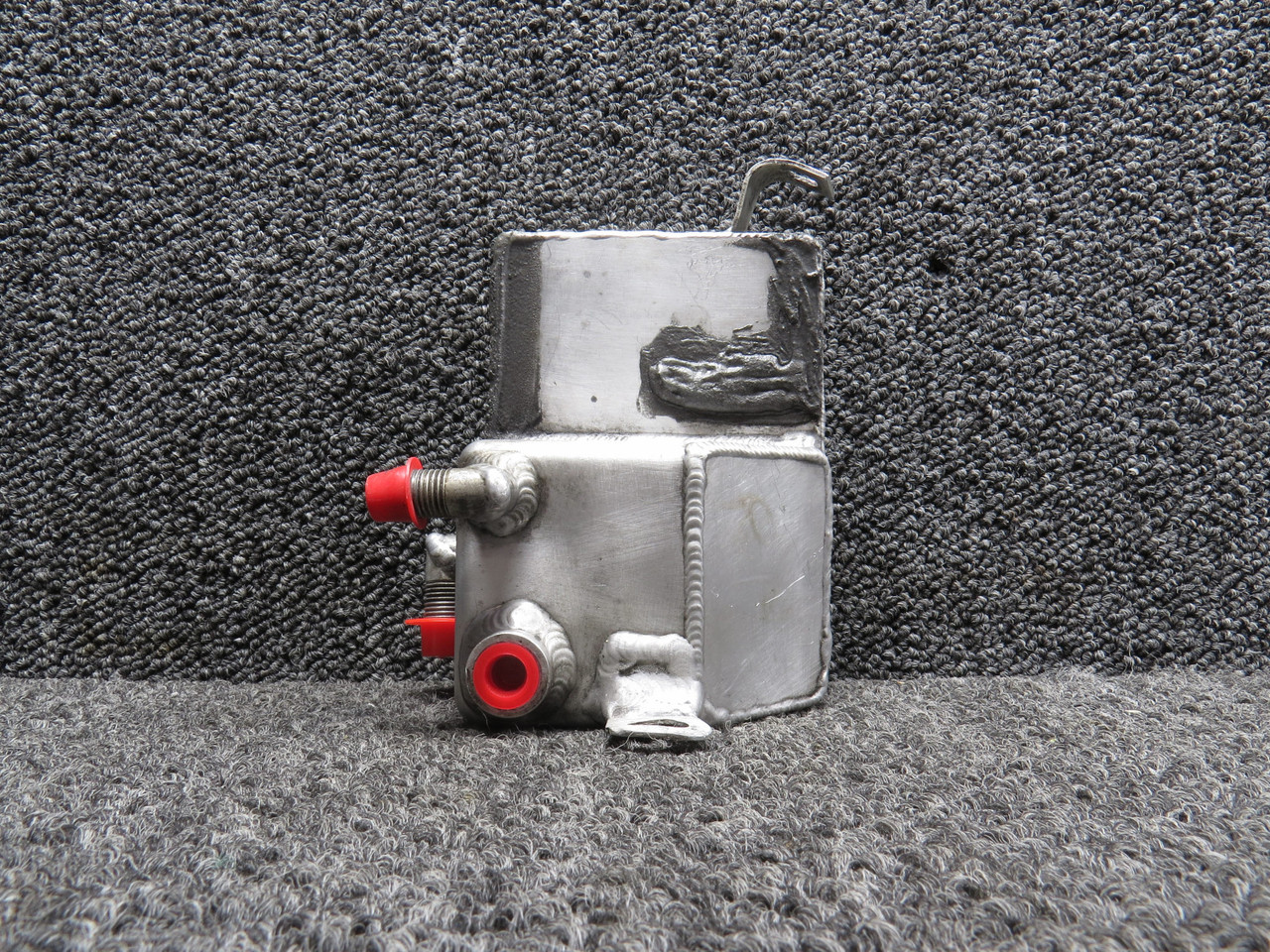 5555011-25 Cessna 500 Engine Overboard Fuel Drain Canister (Use of Sealant)