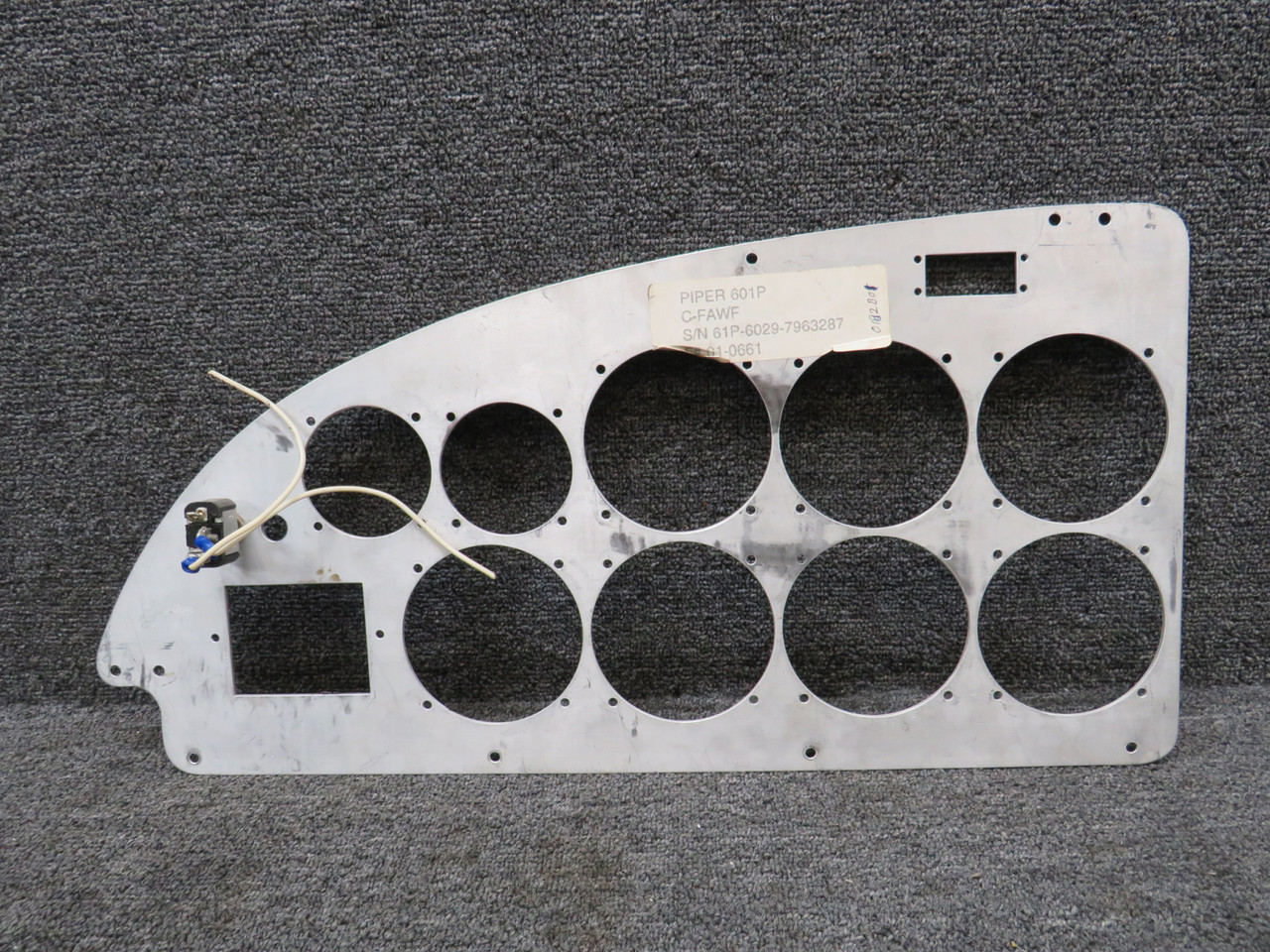 Piperpepper3.14様専門ページ 660143-001 Piper Aerostar 601P Instrument Panel with Switch Right Hand