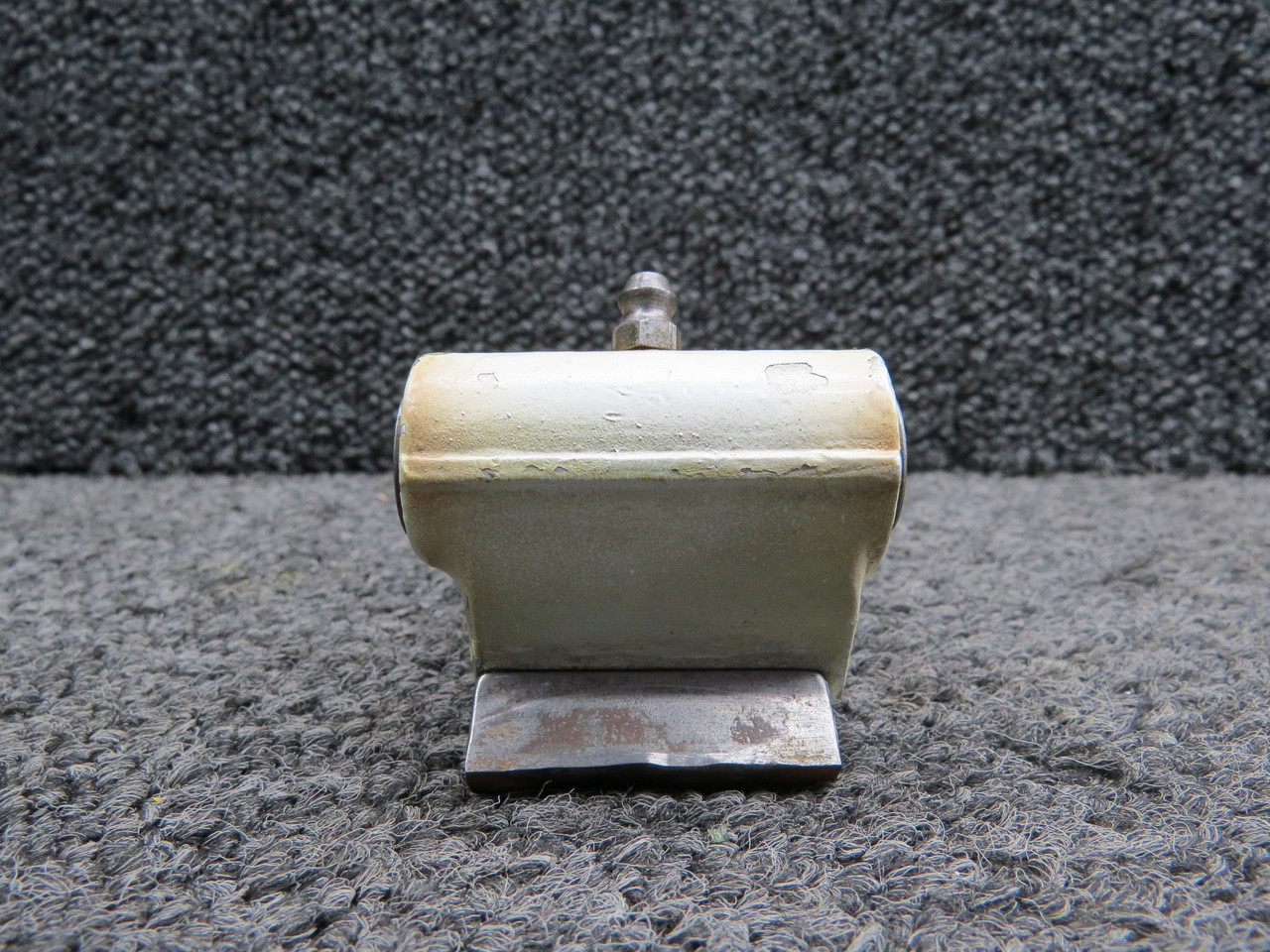 N-7ページ 0442506-7 (Use Part Number: 0442506-12) Cessna 182M Upper Nose
