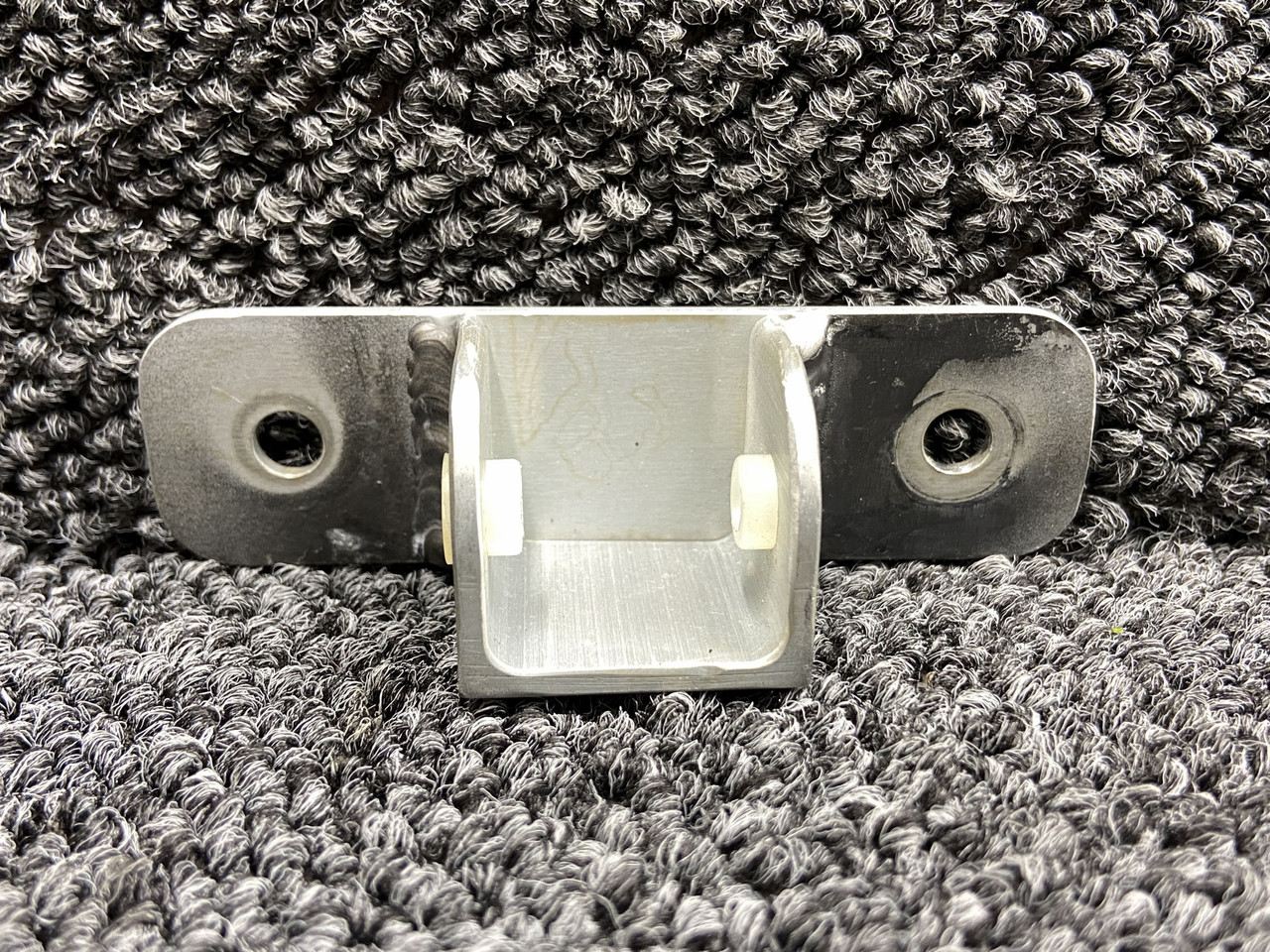 11985-001 Cirrus SR20 Lower Baggage Door Hinge Bracket For Sale