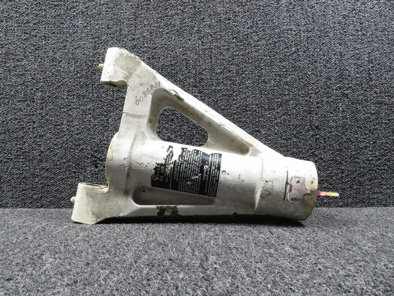 96-820029-5 Beechcraft BE-58 Nose Gear Brace