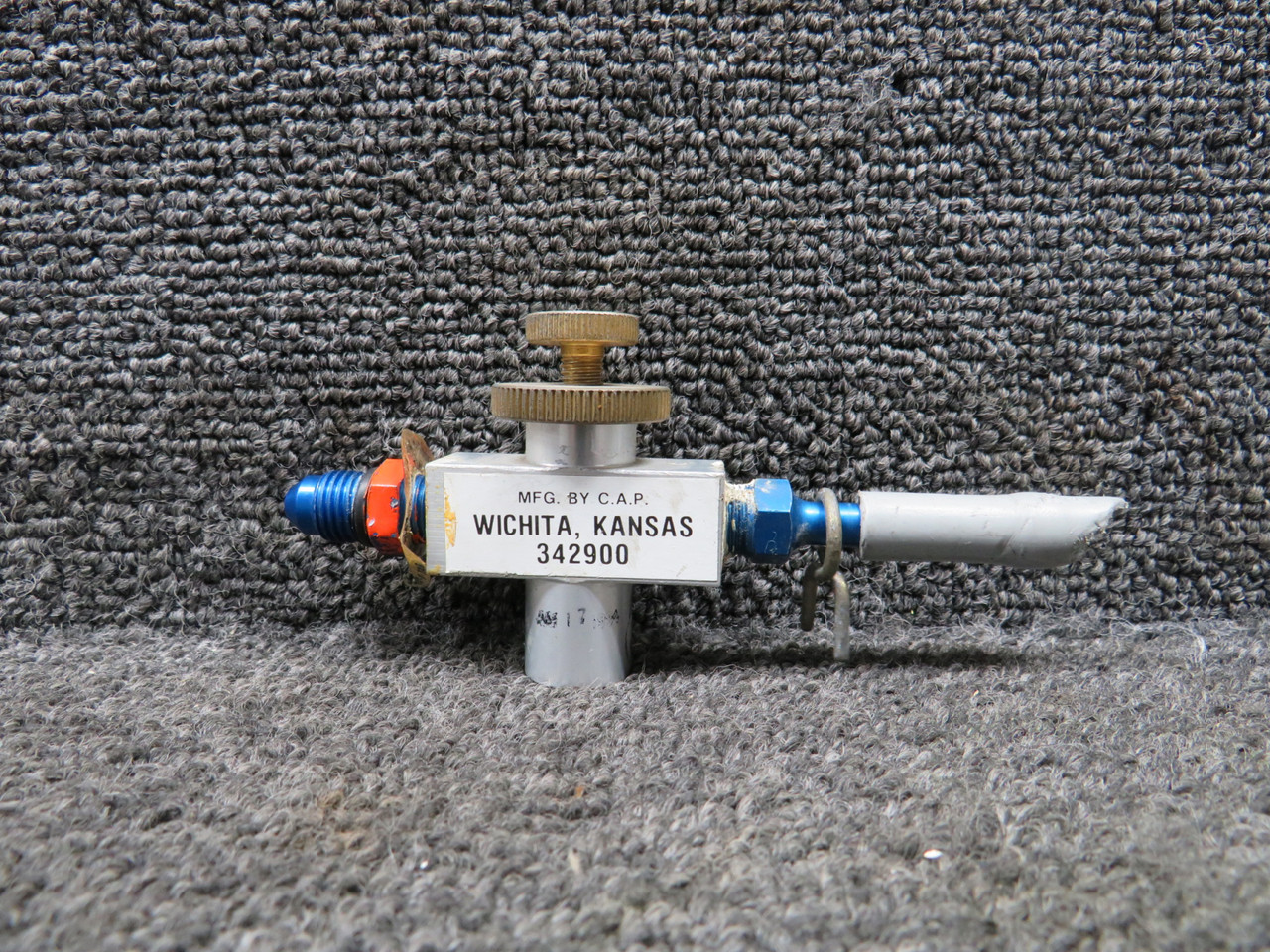 ハルページ 101-384110-1 Beechcraft Needle Valve Assembly For Sale