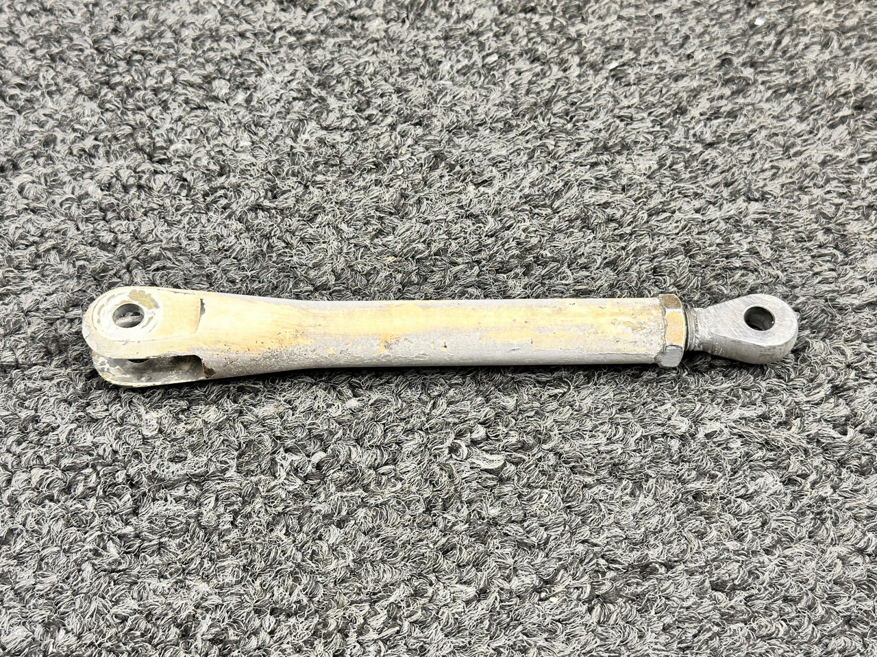 0842122-6 Cessna 340A Nose Gear Adjusting Fork