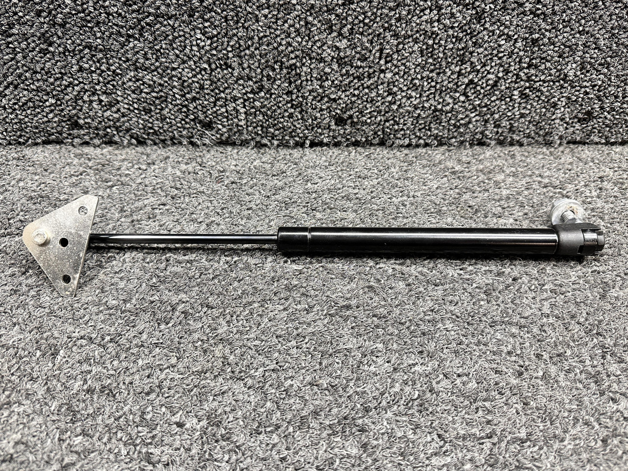 5311330-3 Cessna 340A Nacelle Baggage Door Extender Assembly with Bracket