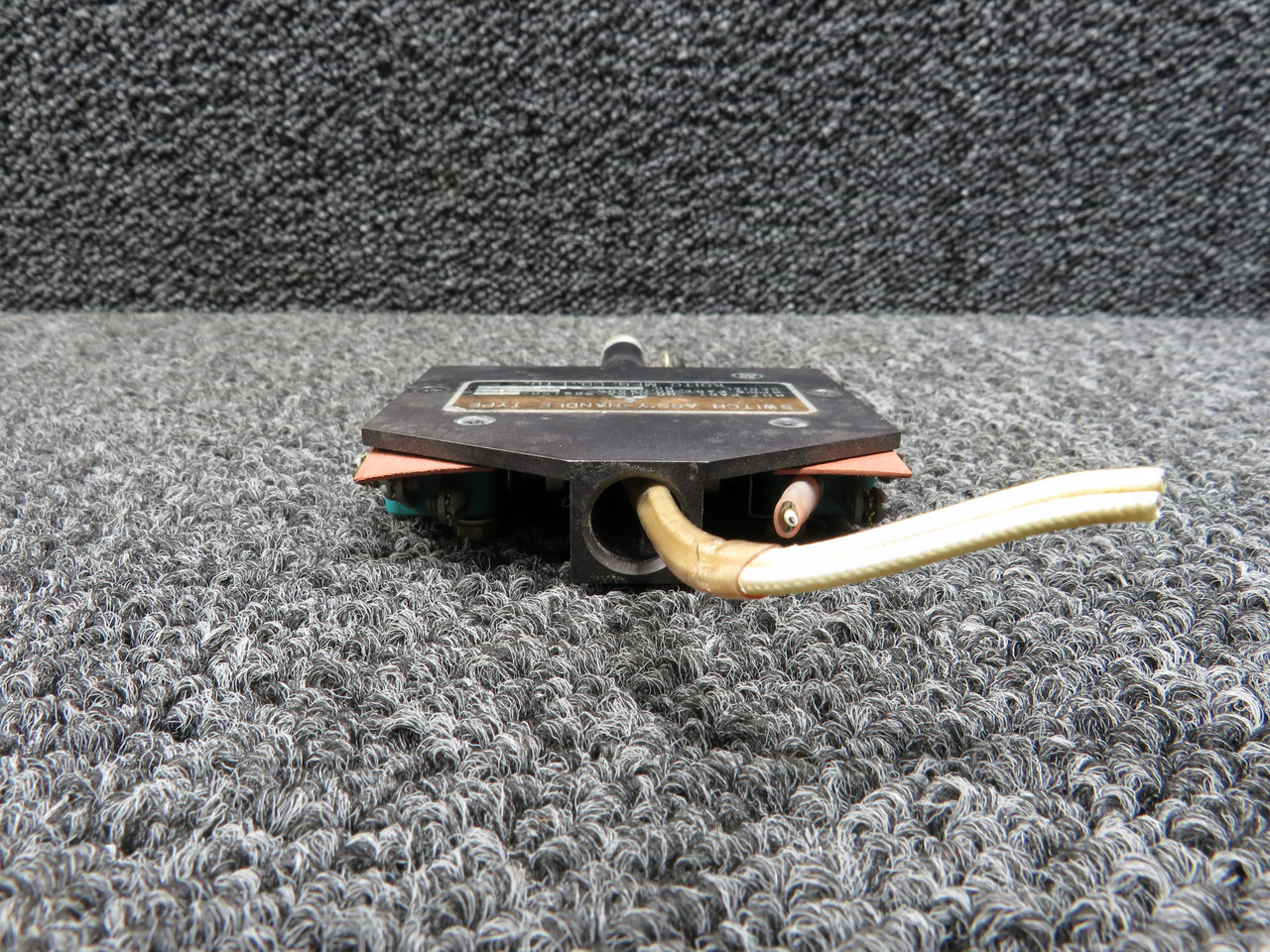 旧国鉄 101系　押しスイッチ 　鉄道部品 04985-1 Alternative Part Number 010A-988150-1 Koito Handle Type