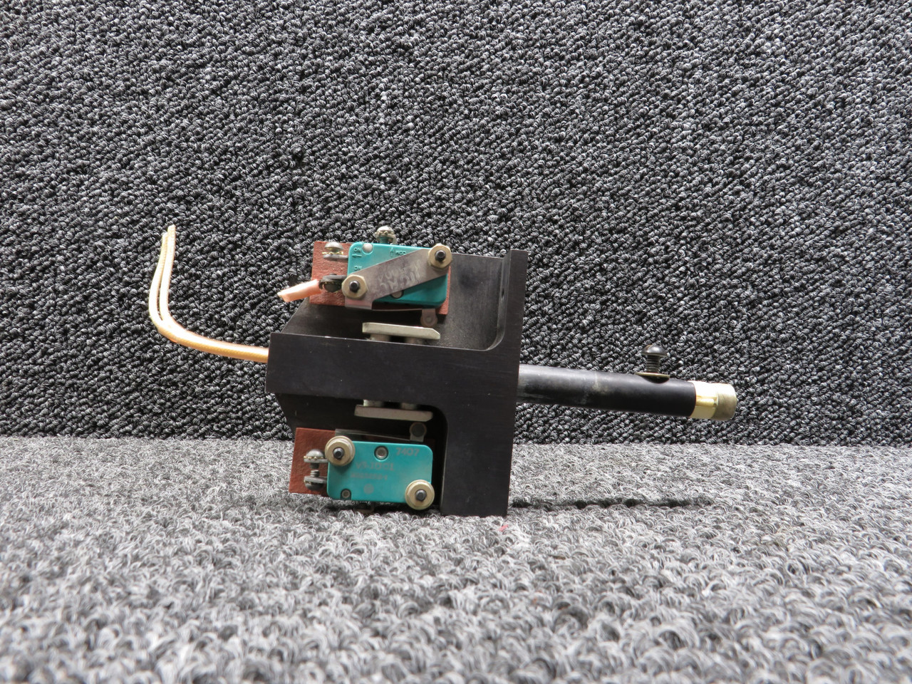 04985-1 Alternative Part Number 010A-988150-1 Koito Handle Type