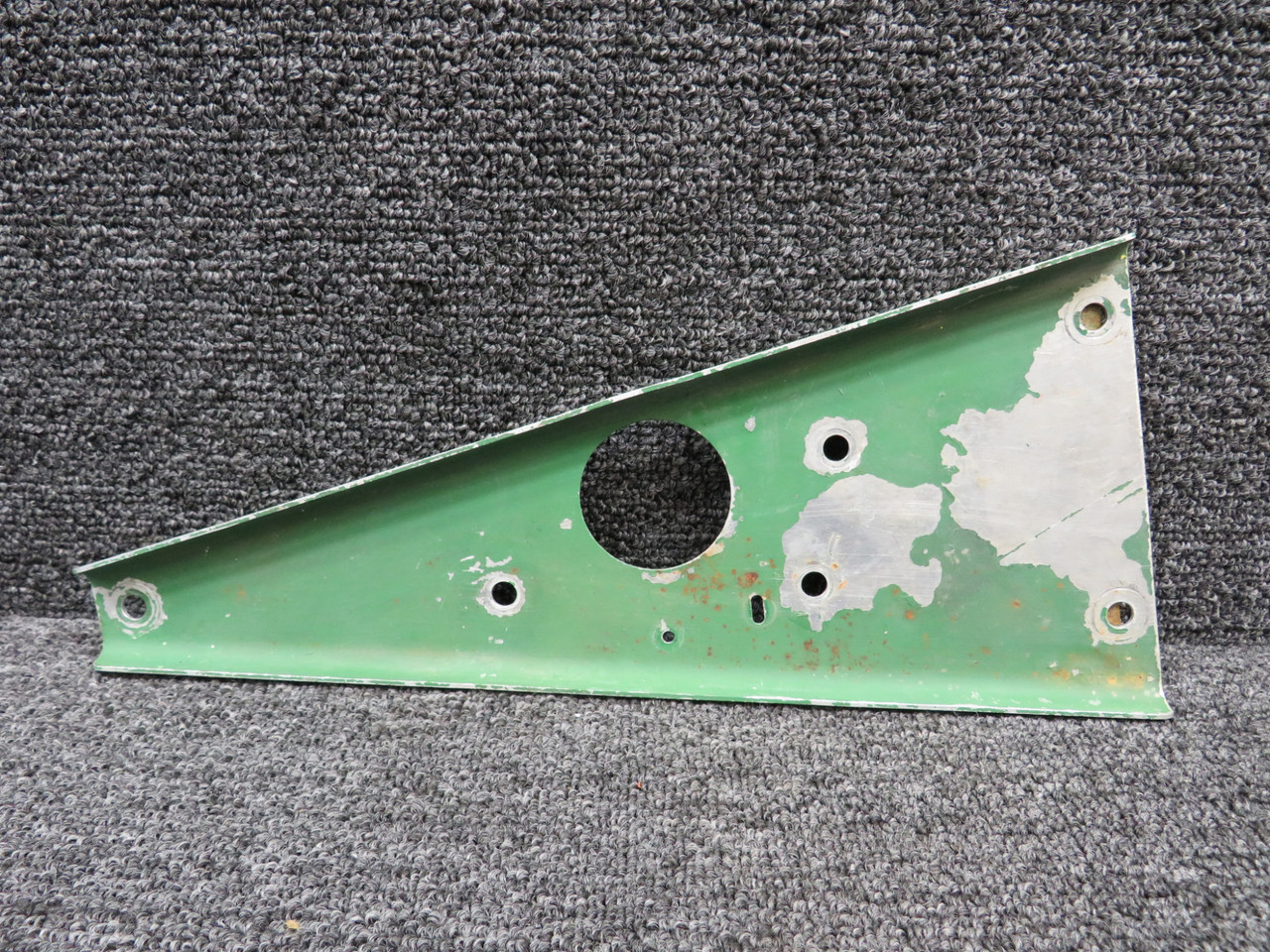 5626002-2 Cessna 414 Fuel Selector Valve Bracket RH (Minor Rust)