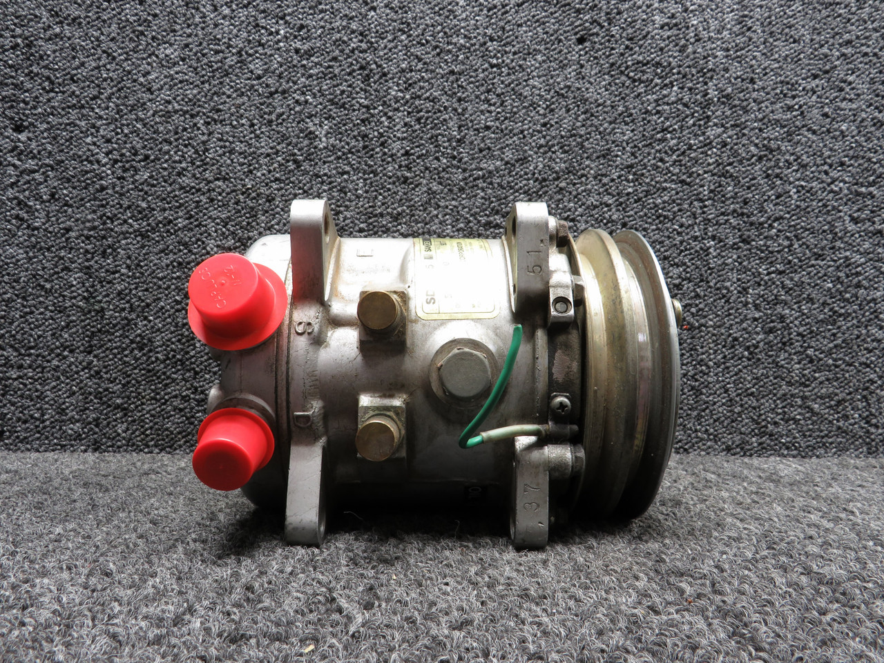 SD-505 Sanden 9077 AC Compressor Unit