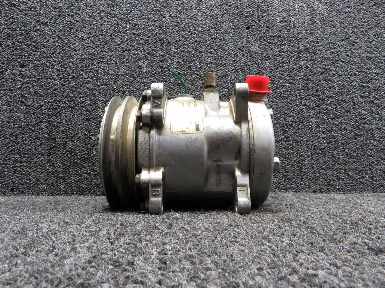 SD-505 Sanden 9077 AC Compressor Unit