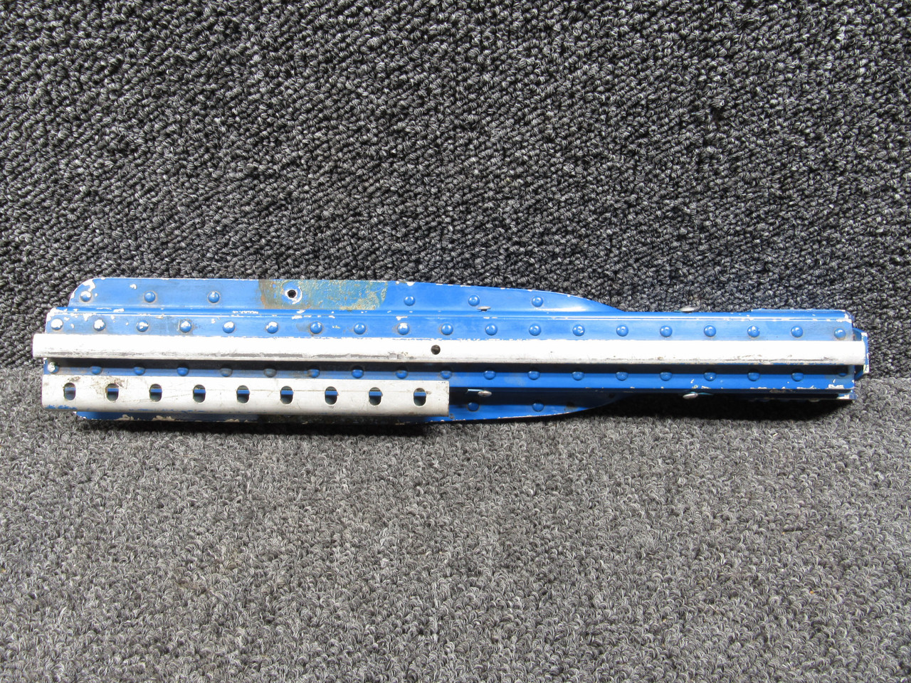 0812987-7 Cessna 310Q Inboard Seat Track Assembly RH