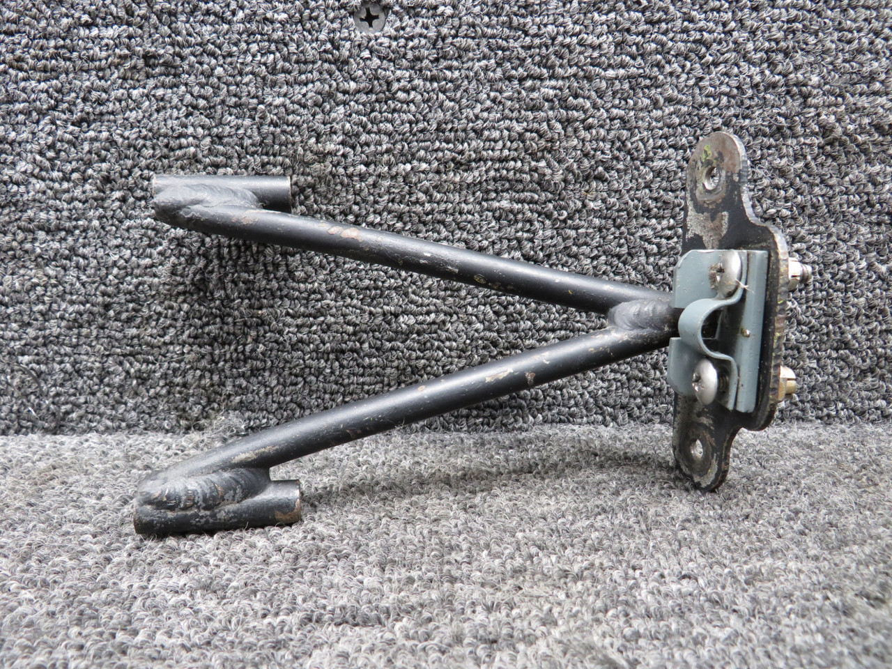 21189-000 Piper PA24-180 Engine Control Bracket